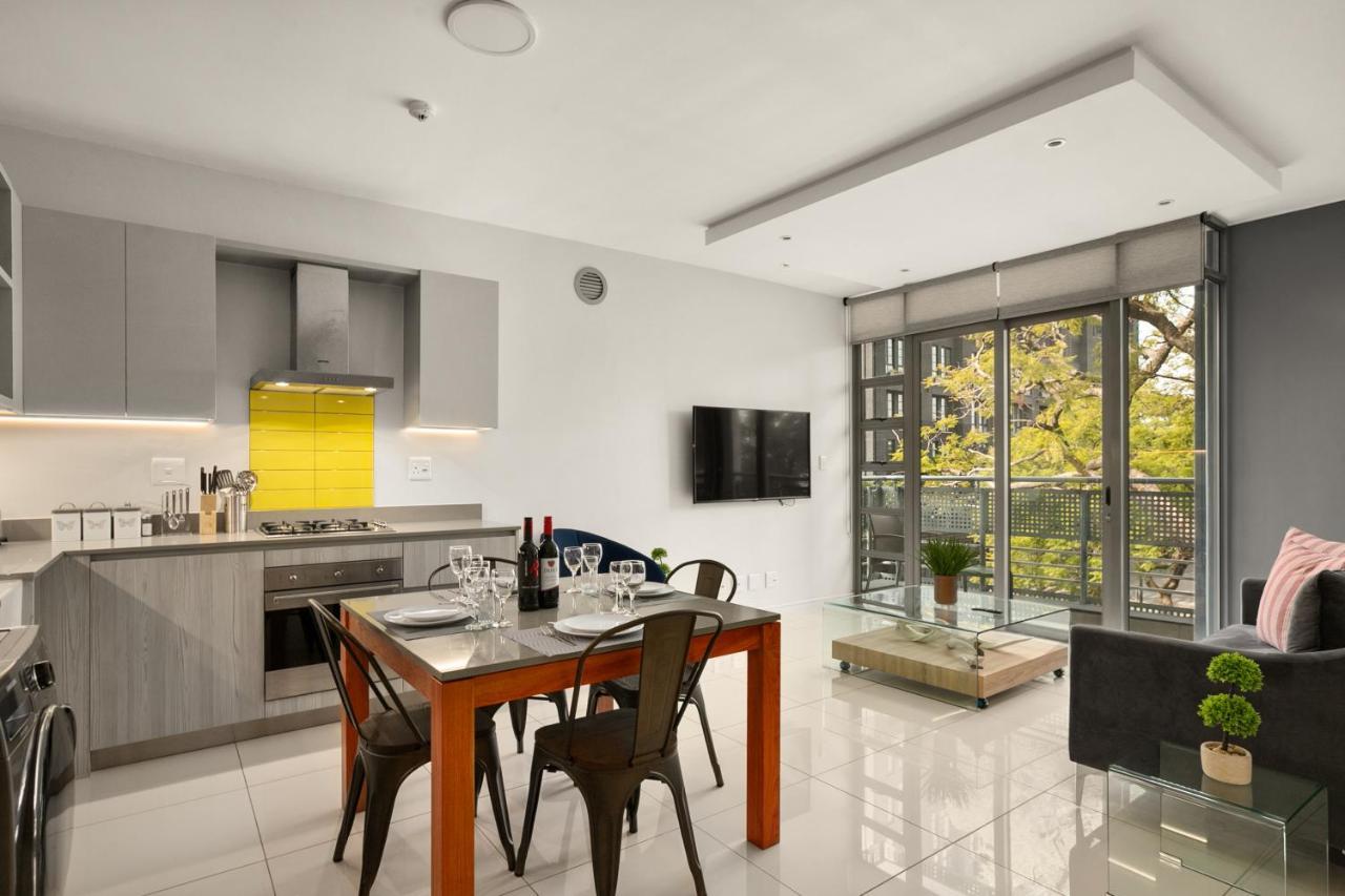 Easy Stay - The Median Rosebank Johannesburg Exterior photo