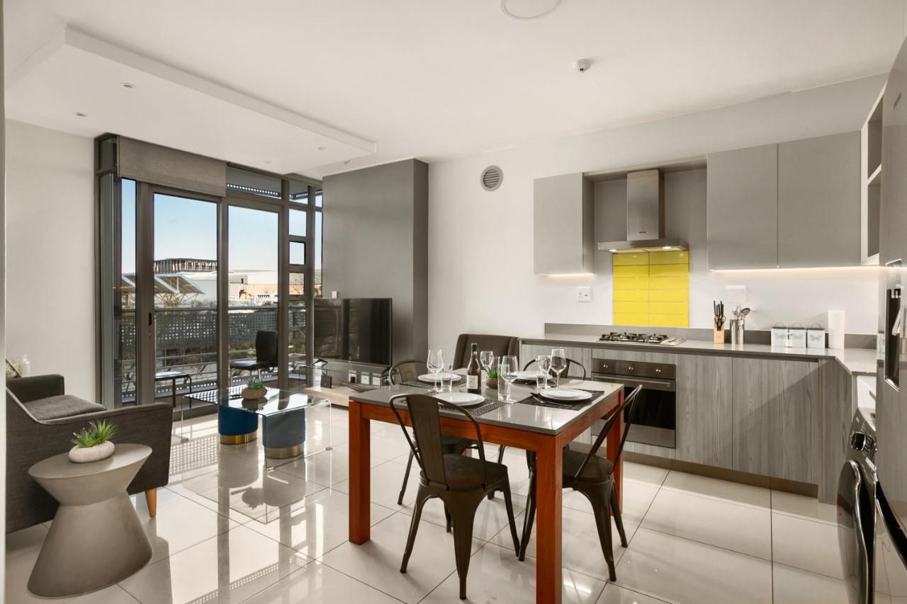 Easy Stay - The Median Rosebank Johannesburg Exterior photo