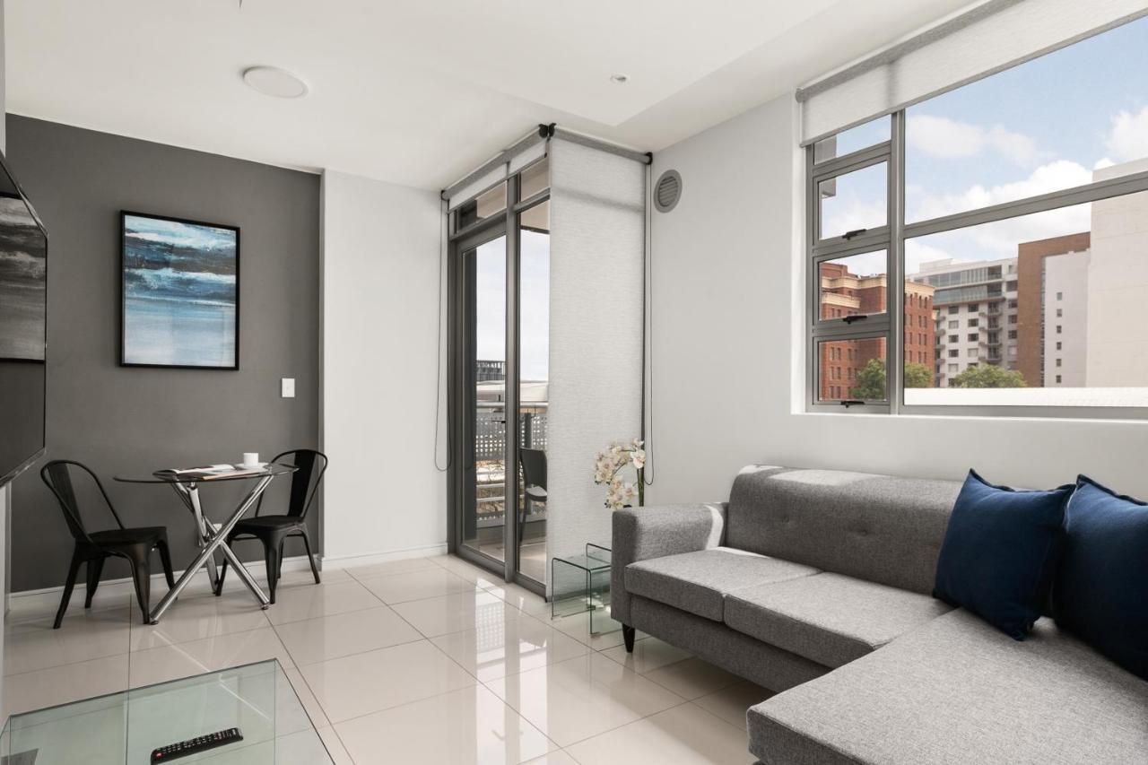 Easy Stay - The Median Rosebank Johannesburg Exterior photo