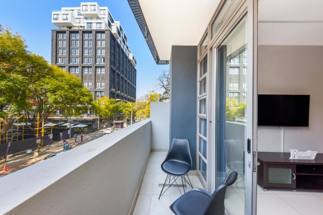 Easy Stay - The Median Rosebank Johannesburg Exterior photo