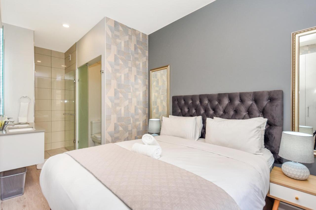 Easy Stay - The Median Rosebank Johannesburg Exterior photo