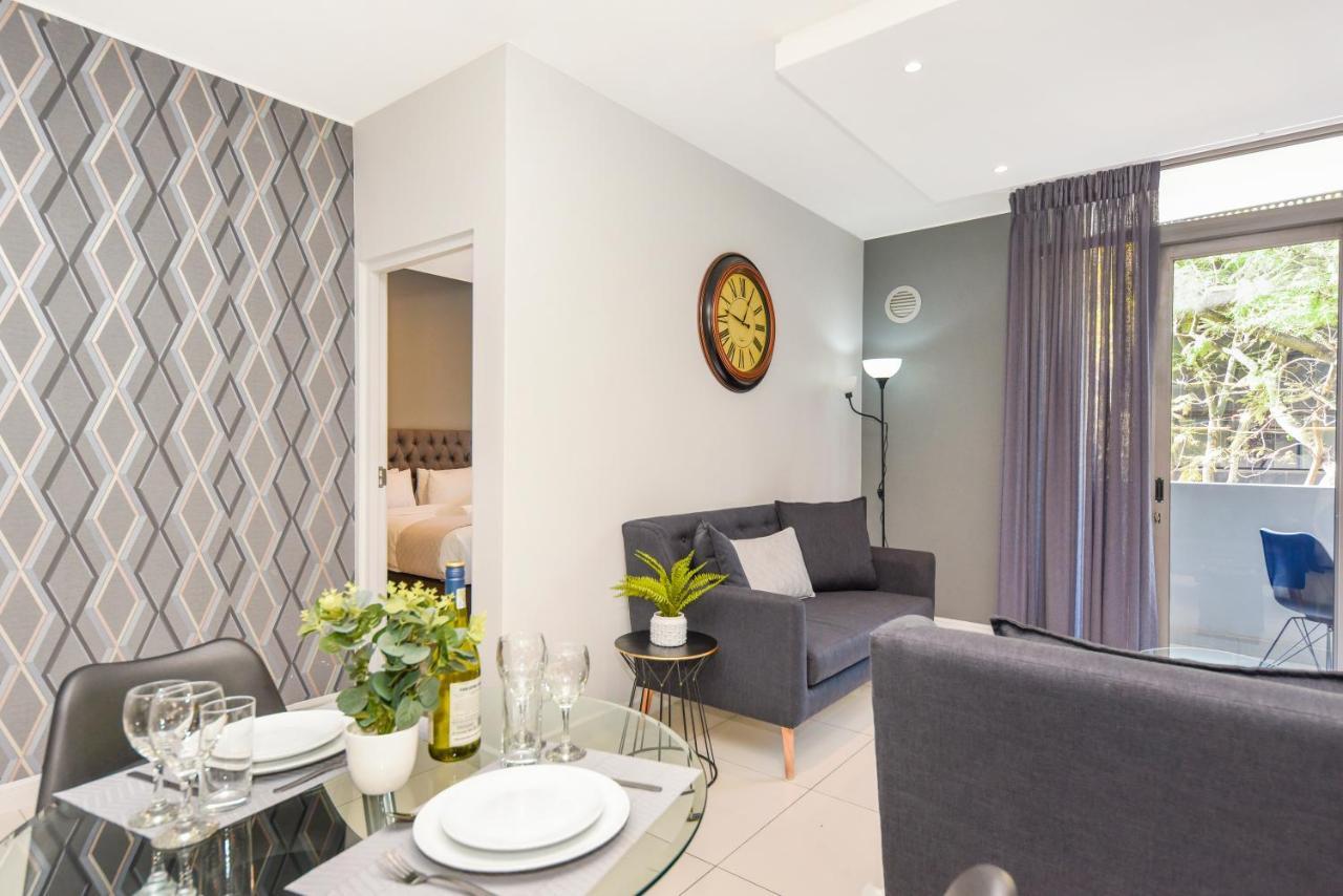 Easy Stay - The Median Rosebank Johannesburg Exterior photo