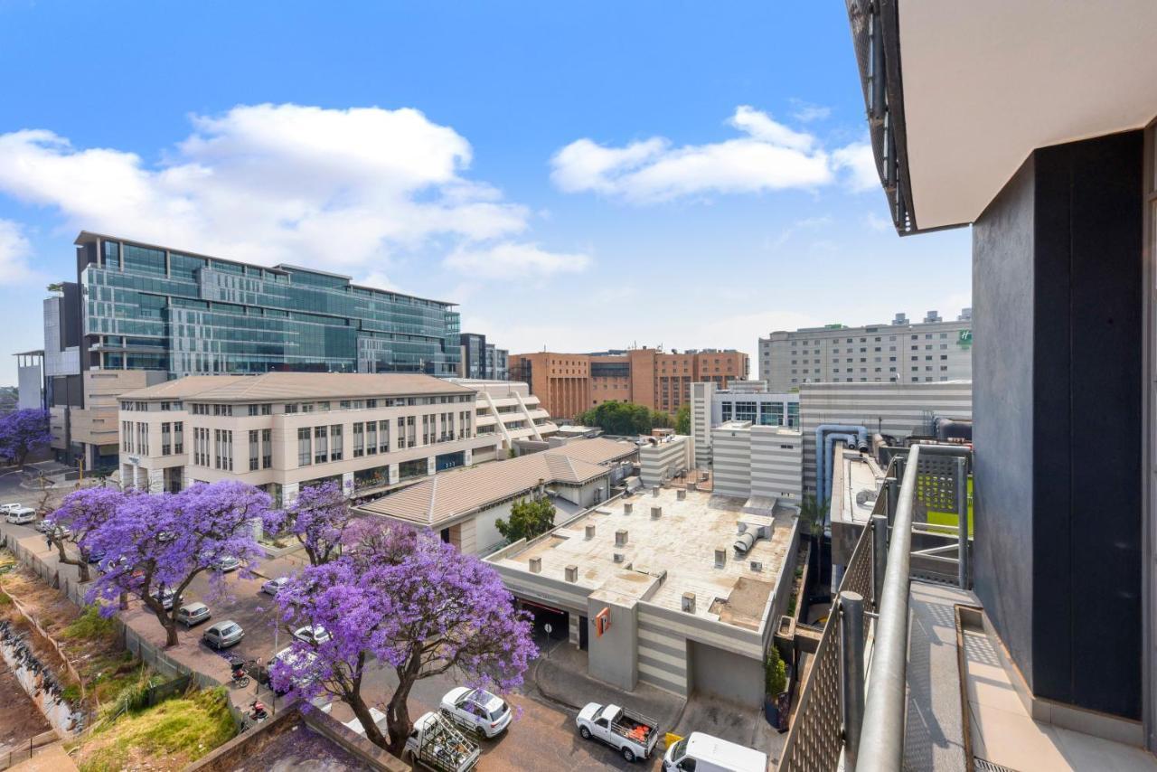 Easy Stay - The Median Rosebank Johannesburg Exterior photo